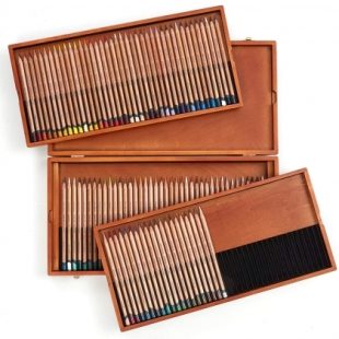 Derwent Lightfast Colouring Pencils : Wooden Box of 100